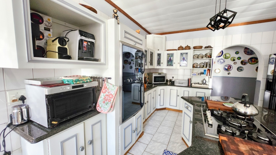 4 Bedroom Property for Sale in Wilkoppies North West